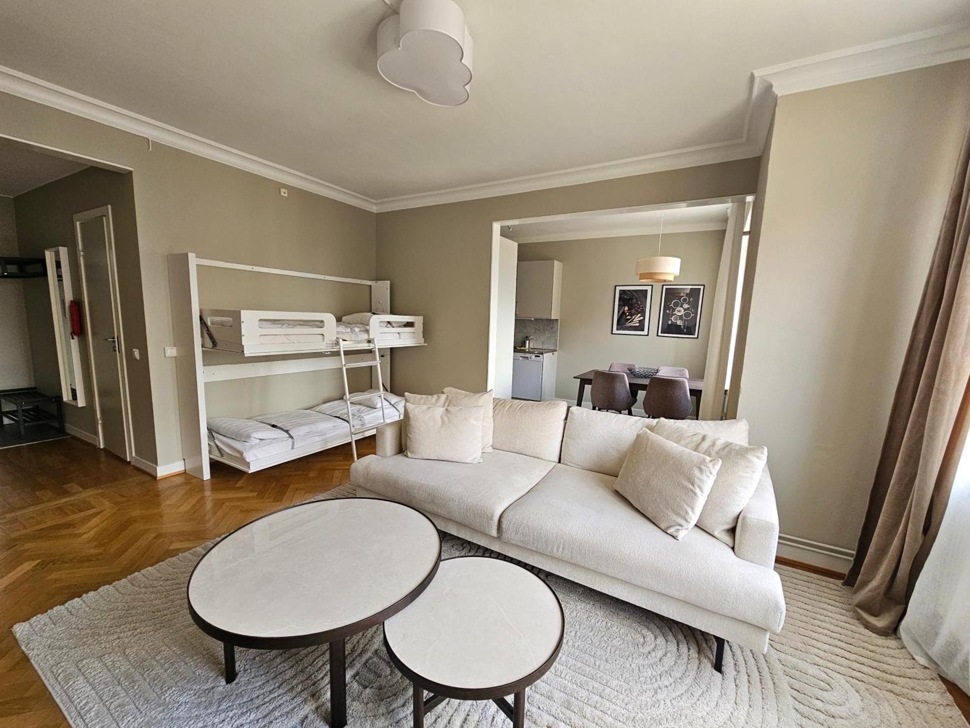 Live And Vr40 Apartment